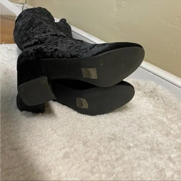 G.C. Shoes Bailey Velour Black Thigh Boots Size 9 - Picture 5 of 7